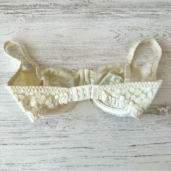 *3/$20* URBAN OUTFITTERS Out From Under Lace Floral Unlined Underwire Bra 32D - Picture 7 of 9